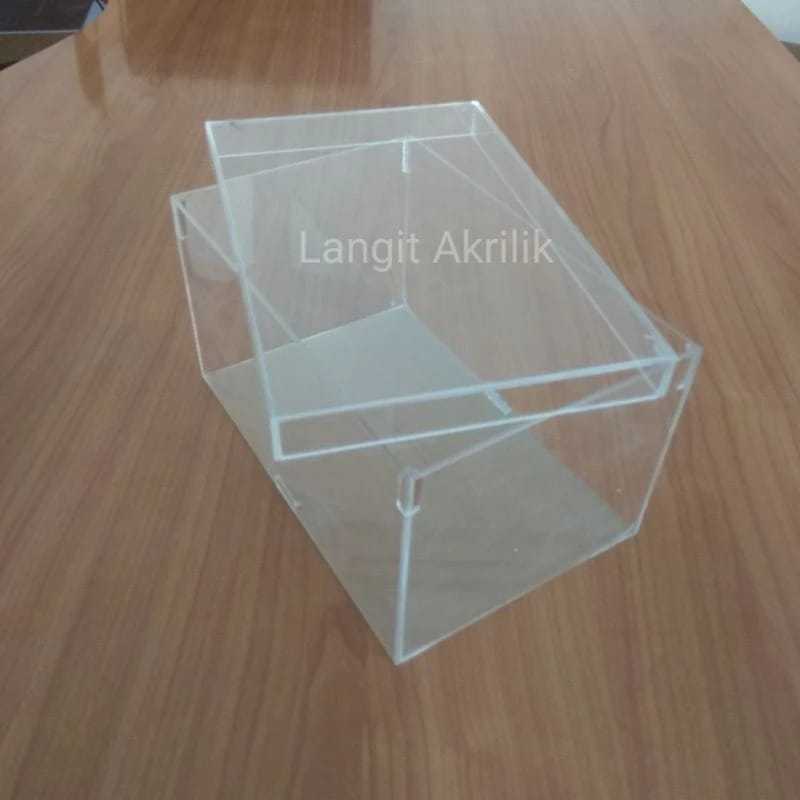 

Kotak acrylic PxLxT 20x20x10cm