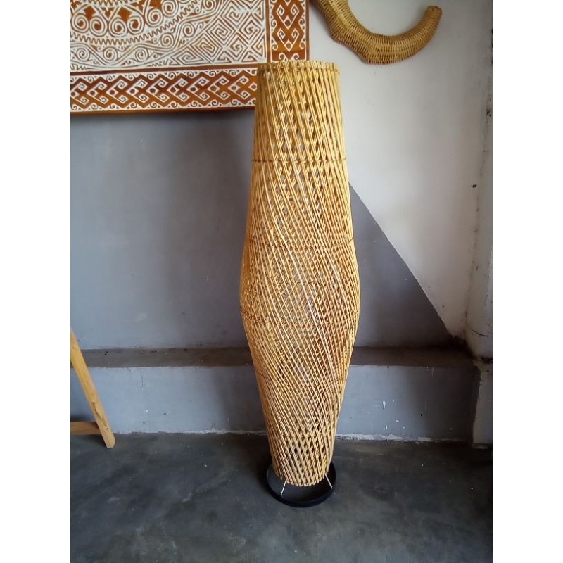 Standing Lampu Rotan Premium