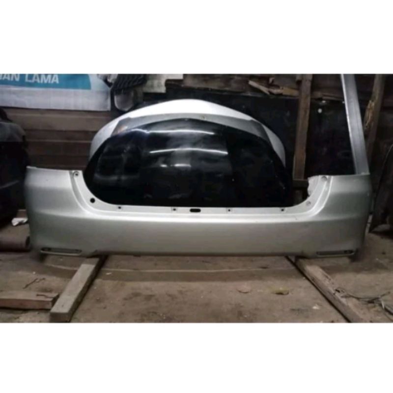 bumper belakang innova 2012