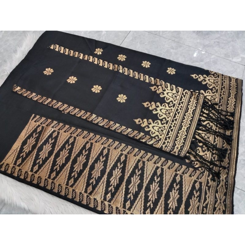Songket silungkang warna hitam motif gold songket Padang