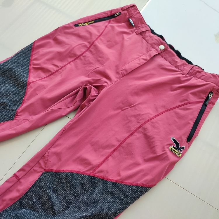 Celana Panjang Salewa Size 30 - Longpants Training Olahraga Outdoor - Jual Pakaian Lapangan Murah Te