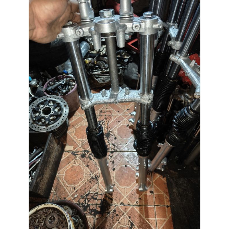 shock breaker depan set Kawasaki KLX 150cc barang baru ORI kW 2