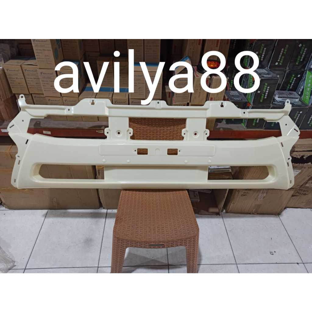 Bumper tengah hino 500 lebar