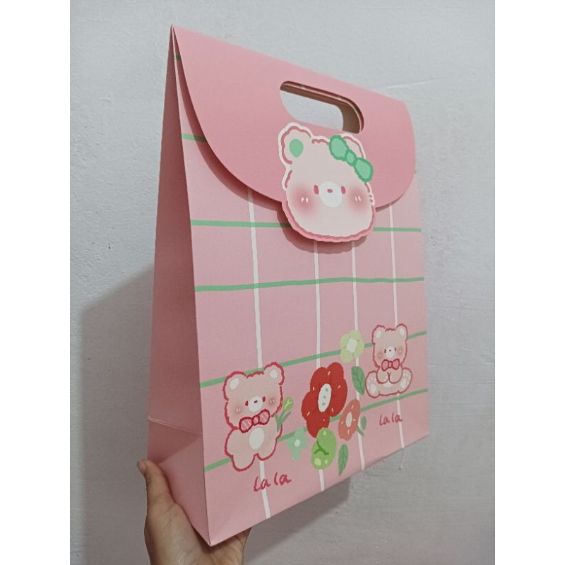 

paper bag motif ukuran L, kado ultah, souvernir
