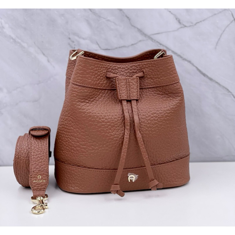 aigner bucket bag