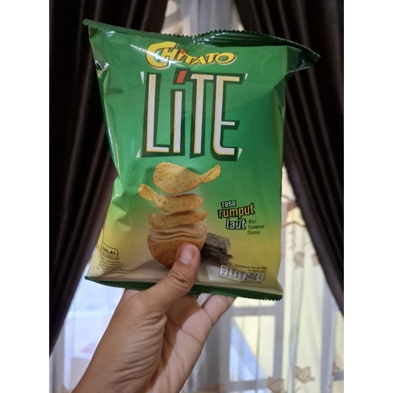 

Chitato Lite 35gr keripik kentang rasa rumput laut