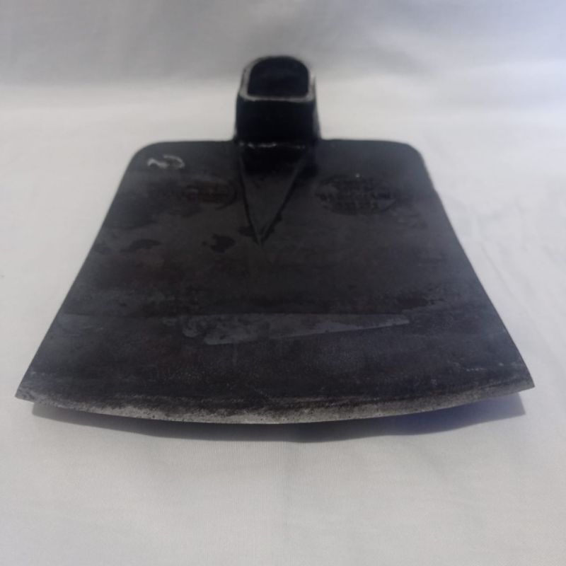 Cangkul baja asli cap buaya crocodile / cangkul tanah anti lengket