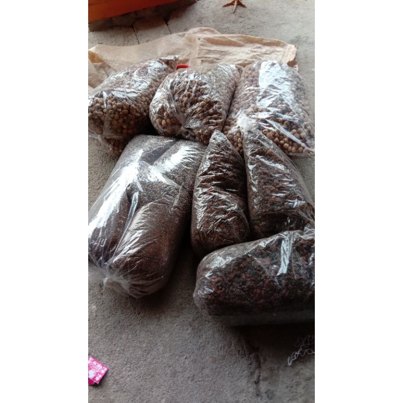 

Rempah rempang (kapulaga, Merica, bunga lawang)