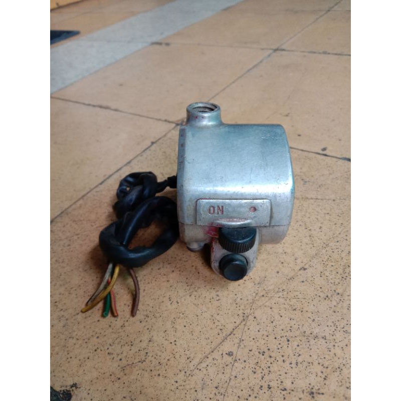 Holder Saklar Kanan Honda Supercup C700 C800 Original