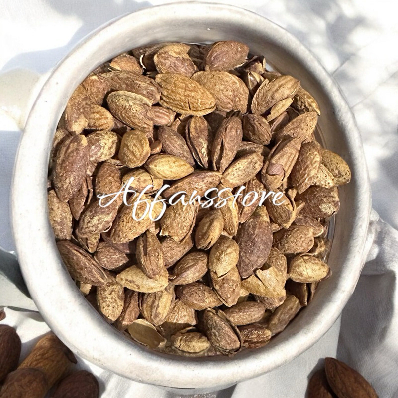 

Kacang Almond Cangkang Karamel 500gram