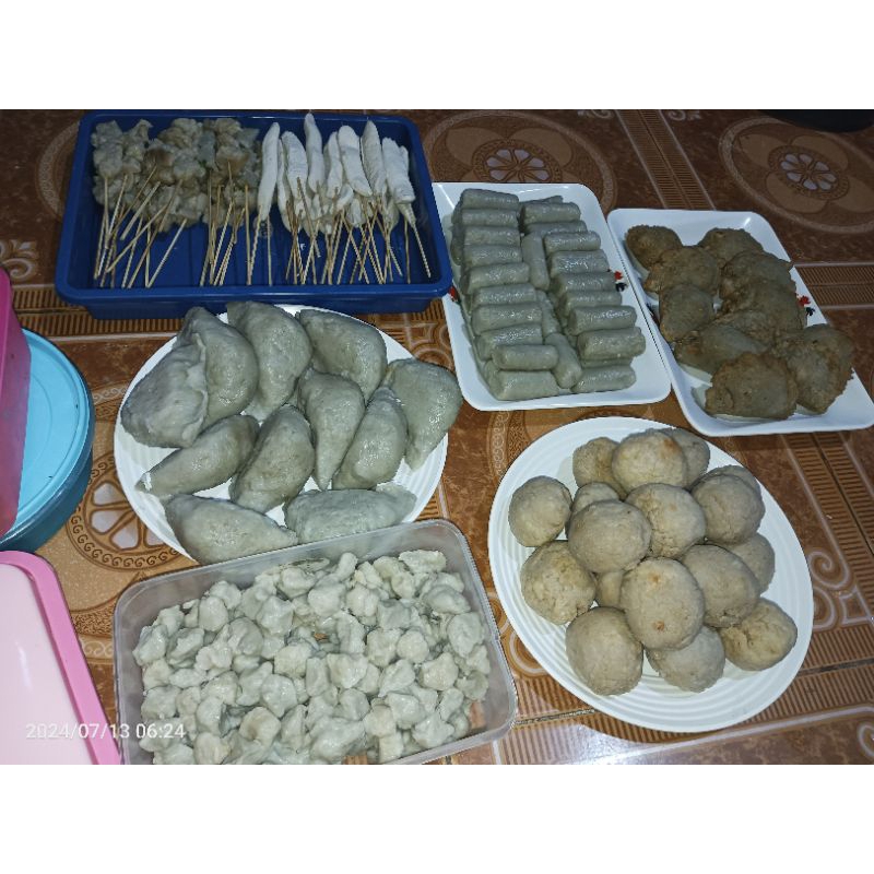 

Pempek Kapal Selam Isi Telur dengan Ikan Kakap