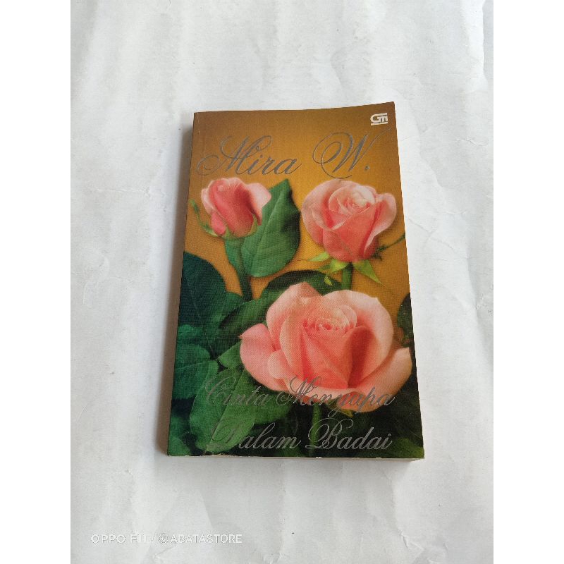 NOVEL KARYA MIRA W CINTA MENYAPA DALAM BADAI BUKU PERTAMA