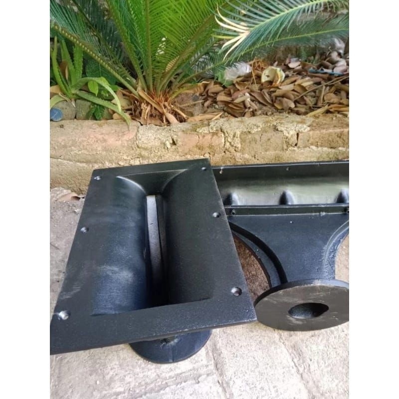 Horn line array model JBL uk 17x27