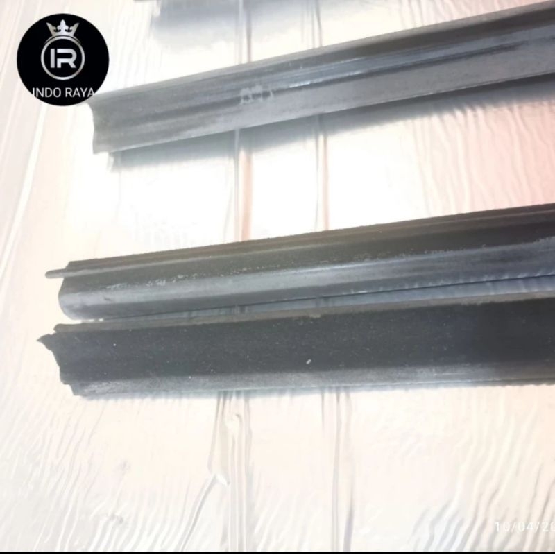 KARET PELIPIT KACA LUAR MOBIL UNIVERSAL 1PCS