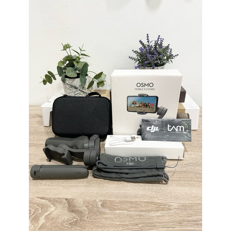 DJI OSMO MOBILE 3 COMBO / GIMBAL STABILIZER / DJI OSMO / LIKE NEW