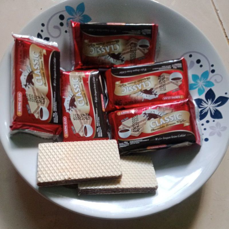 

WAFER CLASSIC COKLAT 10x18gr