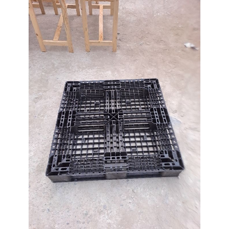 

Palet Plastik Bekas 105x105x15 Cm
