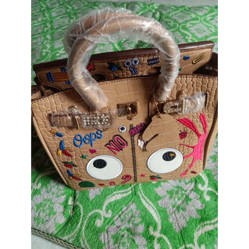 Eye Theme H*rmes Brown