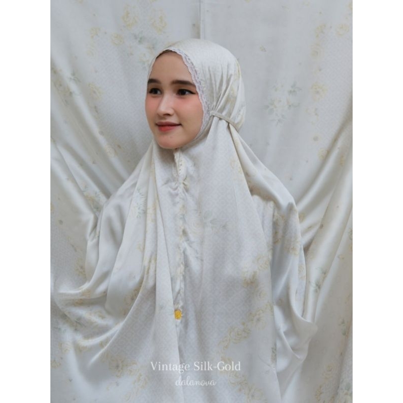 Mukena Vintage Silk Gold Mukena Dewasa Terbaru 2024
