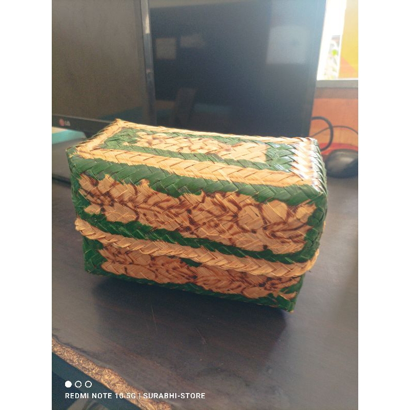 Keben Bunga untuk sembahyang ke pura kecil