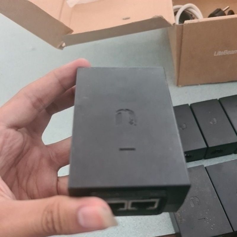 ubiquity poe adapter 48v