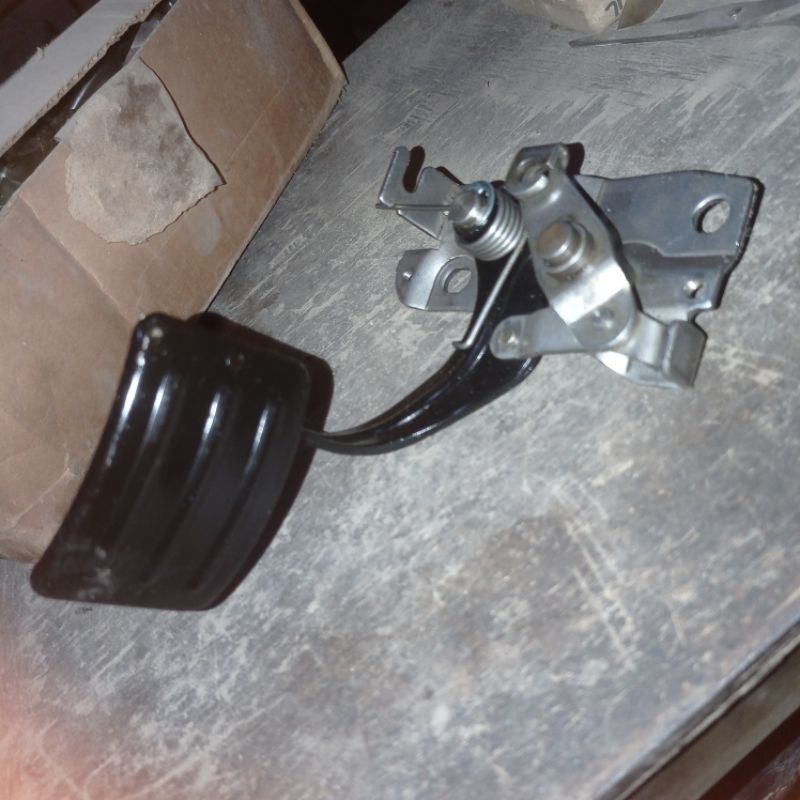 pedal gas futura colt t120ss