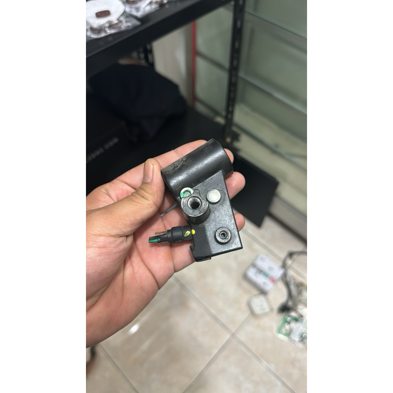 Dudukan Handle Kiri / Dudukan Spion Kiri Vespa Matic
