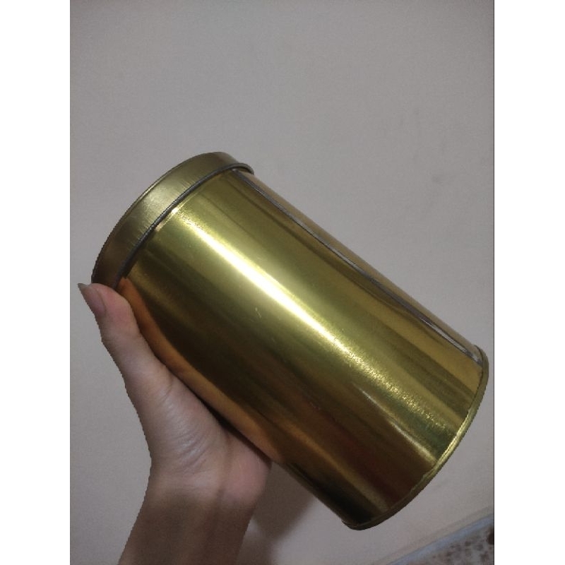 

kaleng bulat emas 15*10 cm gold tin untuk souvenir Dan penyimpanan