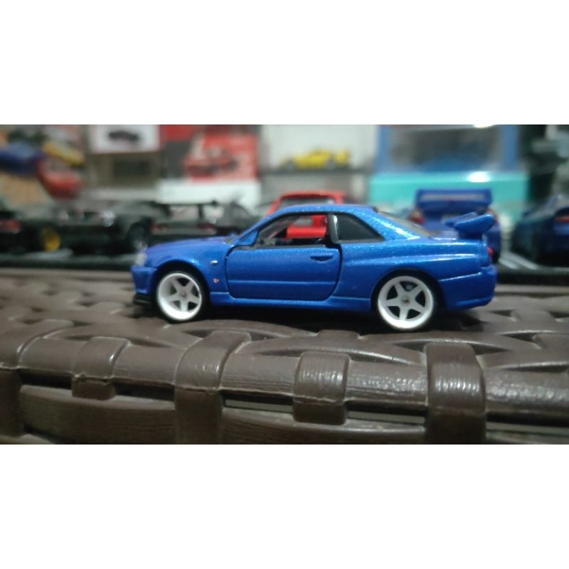 Tomica premium - nissan skyline r34 (loose with box)