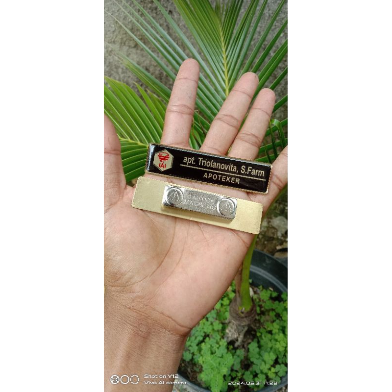 

Nametag/ Nama Dada Kuningan Magnet