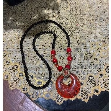 Preloved Kalung Batu Etnik Merah Maroon Aksesoris