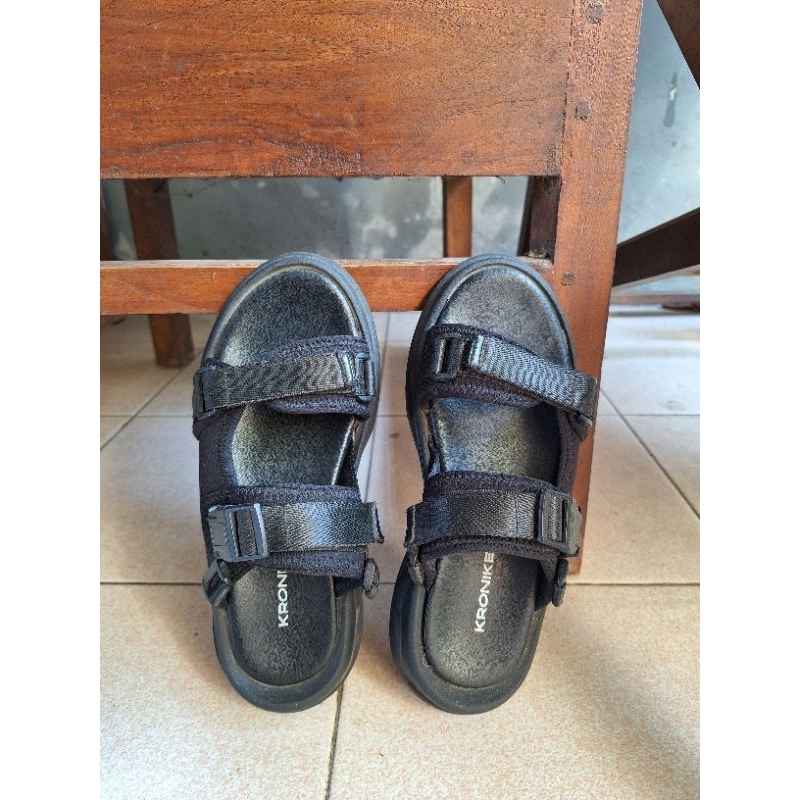 Preloved Sepatu Sandal Kronikel