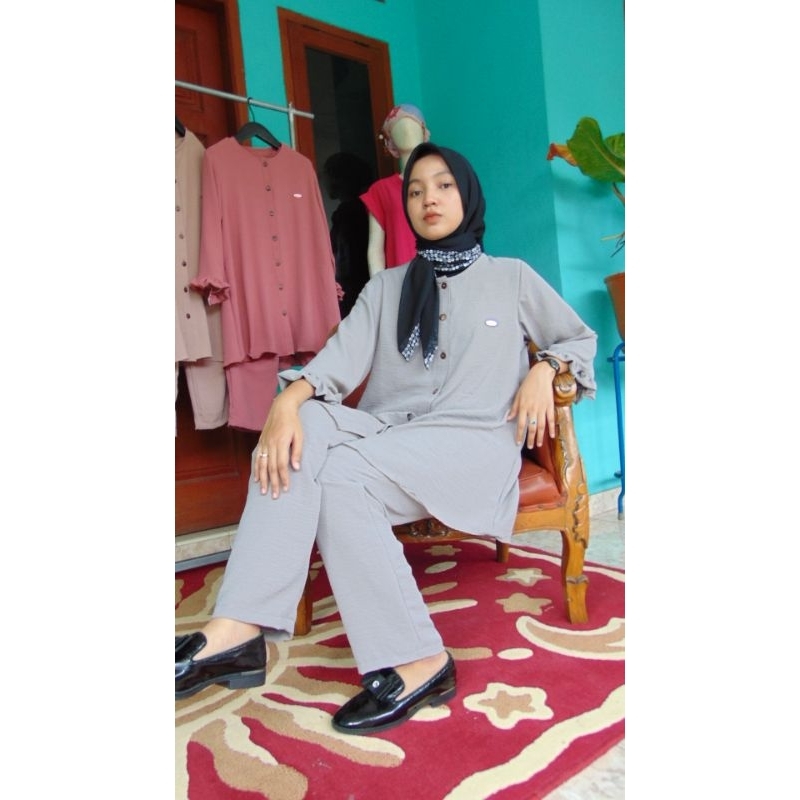 Setelan Tunic Longgar dengan Celana Panjang,Setelan Casual Muslimah