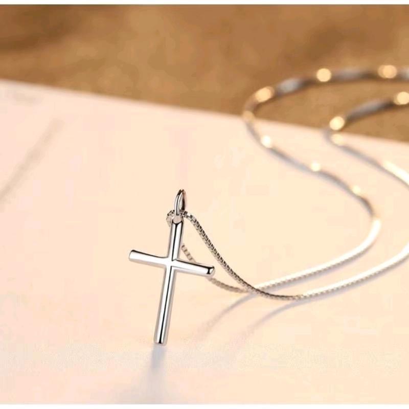 Kalung Salib Kristen Pria dan Wanita Warna Silver Simpel Elegan