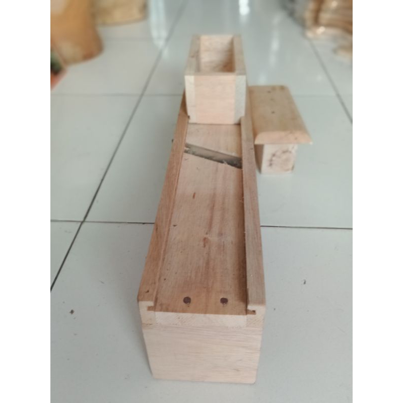 pisau pengiris keripik