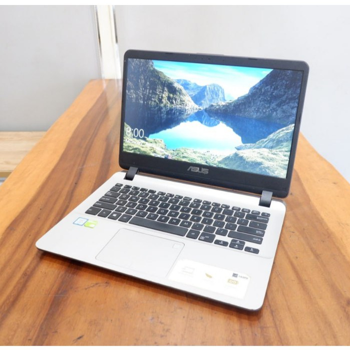 Laptop Asus A407UF Intel Core i5-8250U Ram 4Gb Ssd 256Gb SCU13751