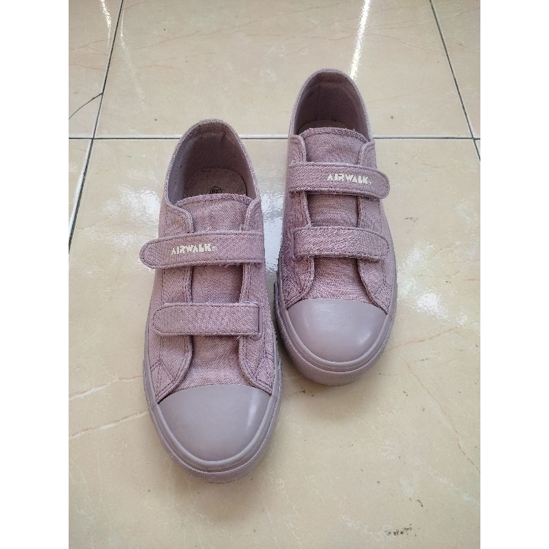 Sepatu slip on Airwalk Ungu
