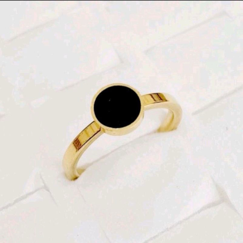 Cincin Koin hitam bulat Titanium anti karat