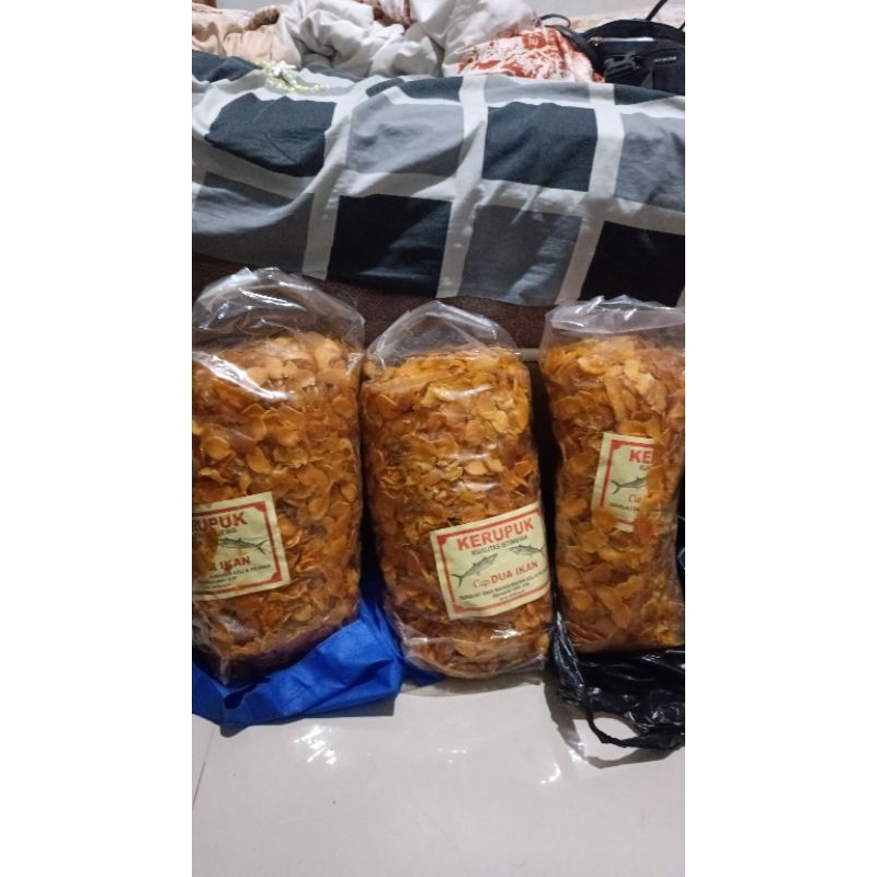 

kerupuk bawang mentah 1 bal 3.5 Kg