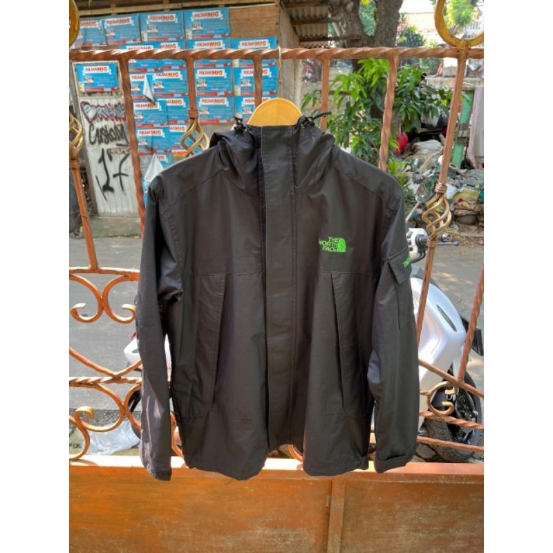 TNF SS FONT GREEN size 90 (L)