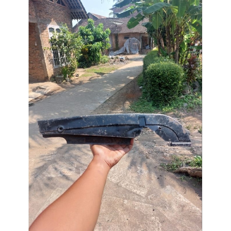Tutup Rantai Ketengkas Honda CB100 CB125 Bagian Atas