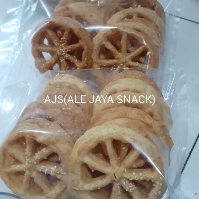 

KUE KEMBANG GOYANG MANIS RENYAH