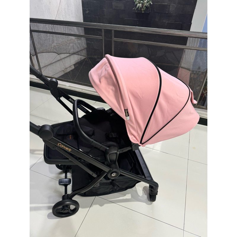 [PRELOVED] COCOLATTE STROLLER CONVERTZ. COCOLATTE CL HT 13107 SN CONVERTZ STROLLER
