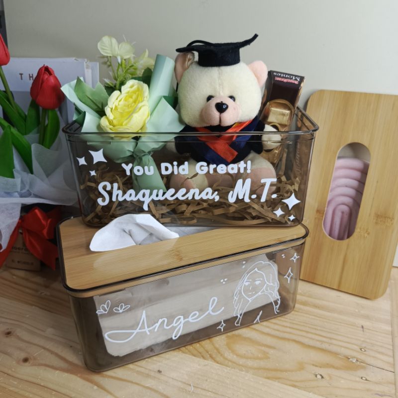 Hampers Wisuda Kado Ulang Tahun Mug Kotak Tisu Boneka