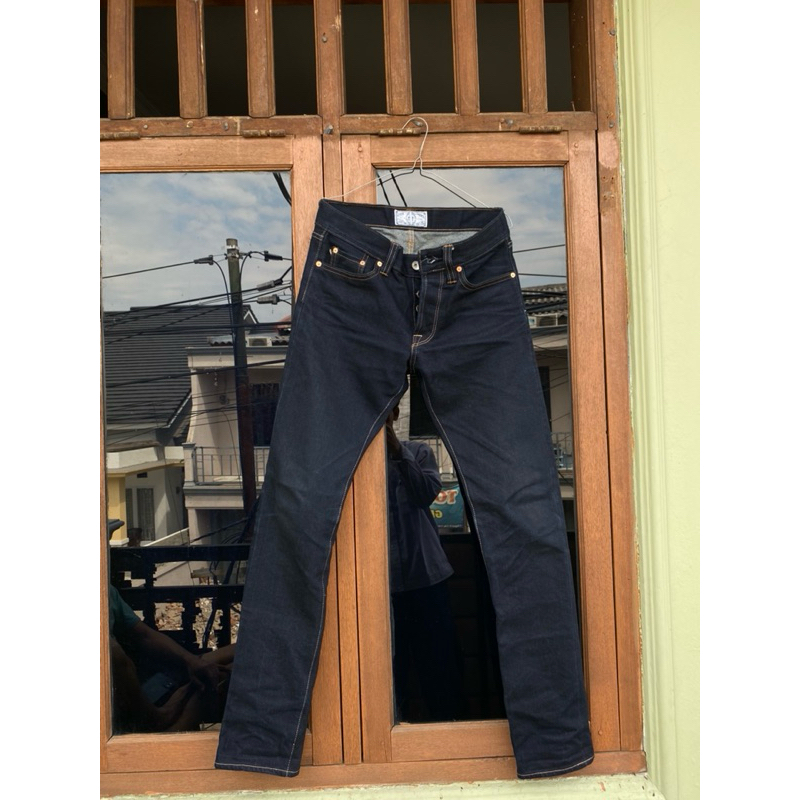 mischief dark vermilion 17oz