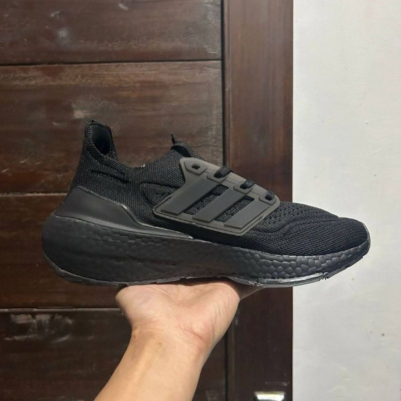 Sepatu Adidas Ultraboost Triple Black