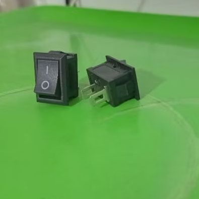 saklar rocker switch sedang
