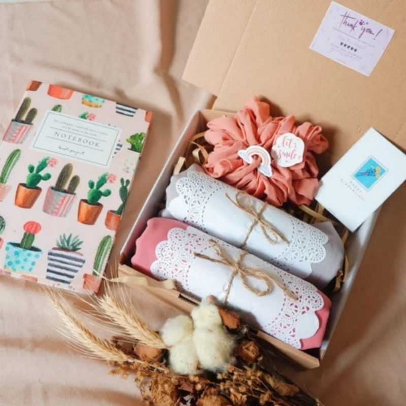 

Hampers Hijab Gift Box Kado Ulang Tahun Cewek Hadiah Wisuda Idul Fitri Anniversary