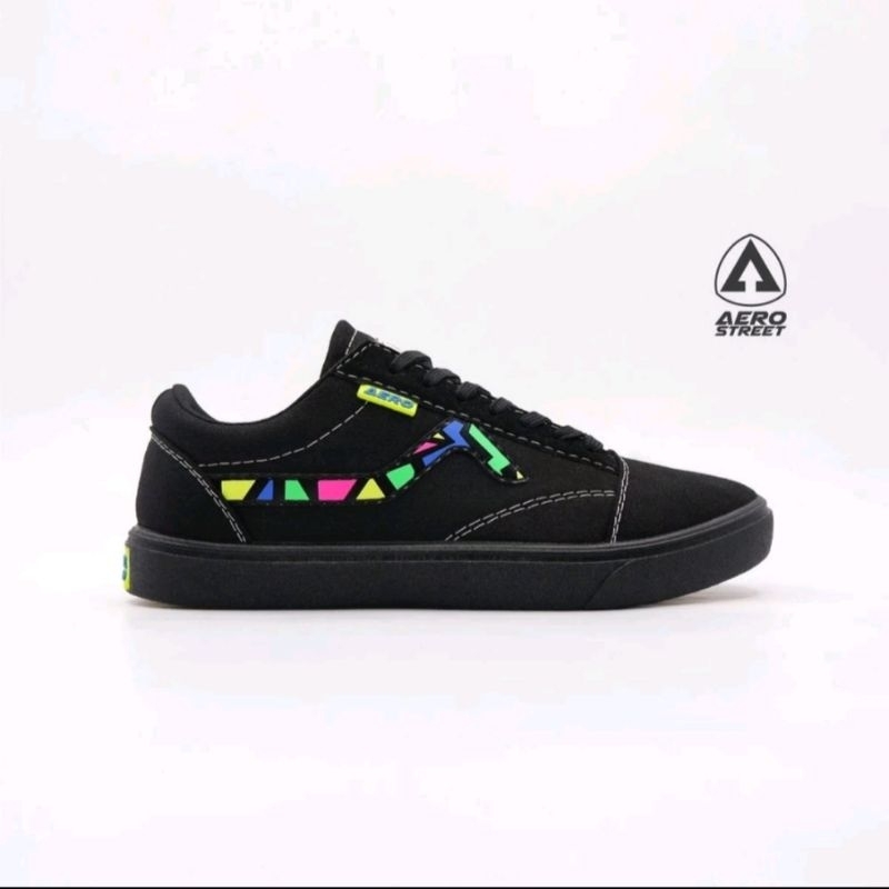 Aerostreet x VOLT Limited edition | Massive low black | Hoops low black
