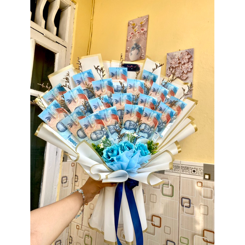 Bucket money / bucket uang